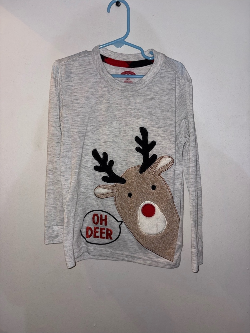Holiday Time Gray Long-Sleeve Reindeer Appliqué Tee with Red Accent